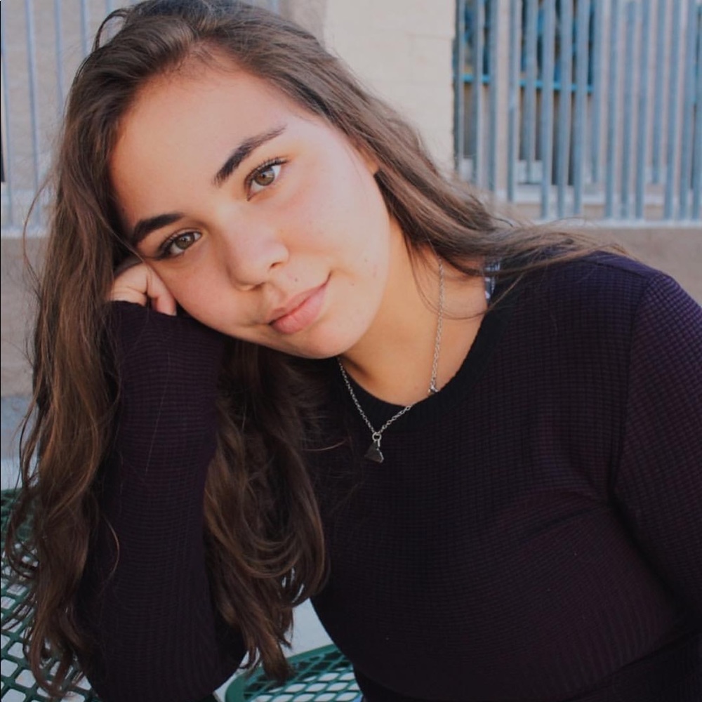 Meet your Posher, Nahomi